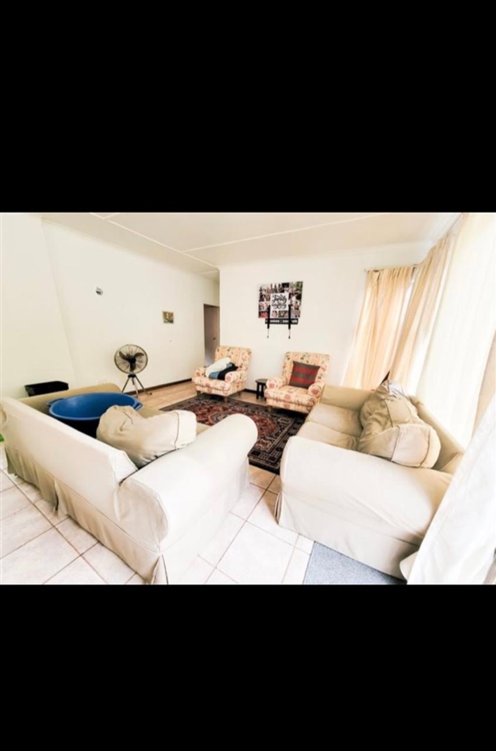 6 Bedroom Property for Sale in Gonubie Eastern Cape
